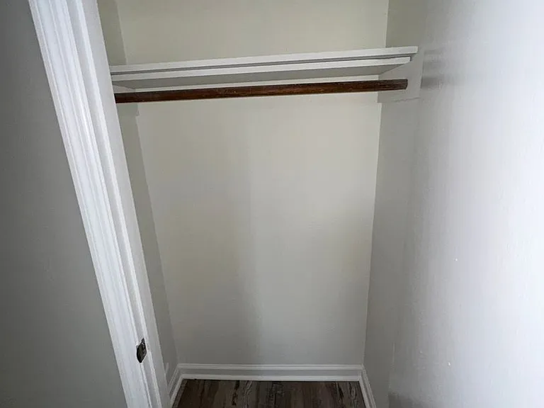 725 Kent Dr — Photo 3