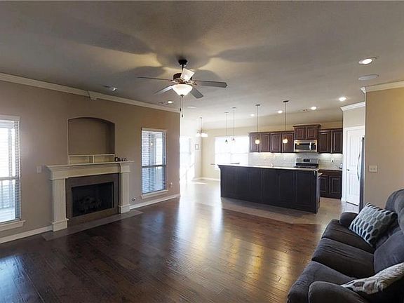 4th image of 2952 N Labordite Dr