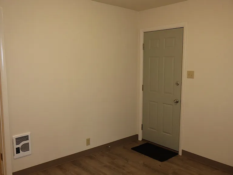 610 Stover St — Photo 5