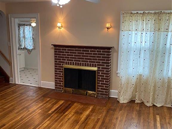 5th image of 122 Cedar Ave