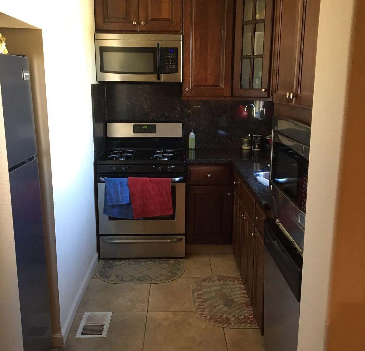 185 Lucy Ln — Photo 2