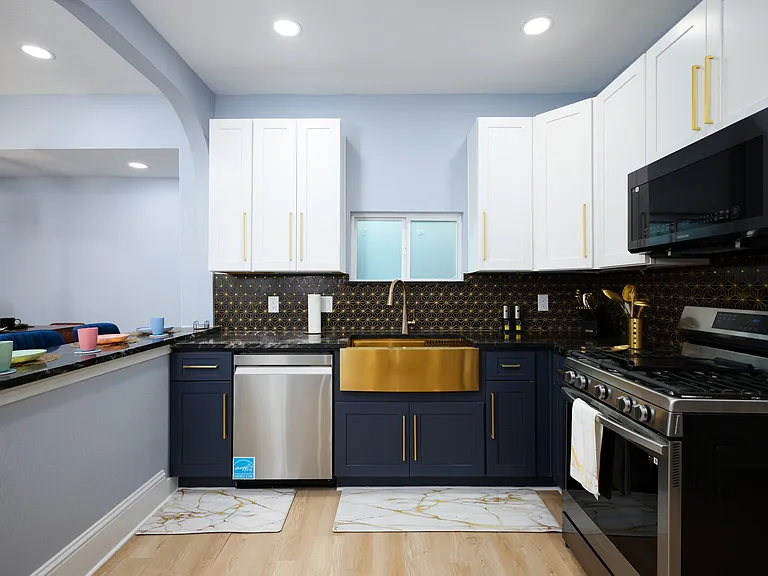 1515 W Kings Hwy — Photo 12