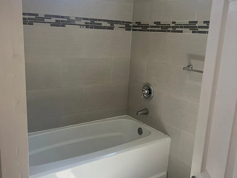 6814 Waite Dr — Photo 17