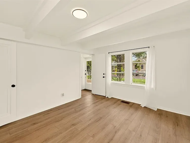 925 16th Ave N #1 — Photo 4