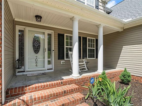 3rd image of 7084 Bridgewood Rd