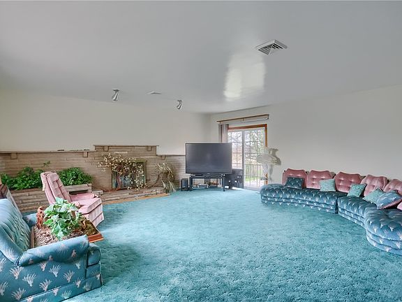 5th image of 3092 Brodhead Rd