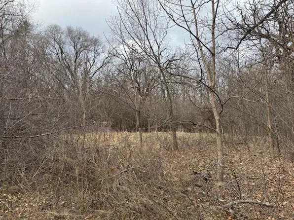 2 Burr Oak Trl, Whitewater, WI 53190