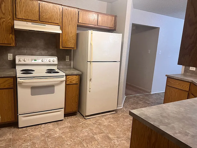 2806 Alma Dr — Photo 6