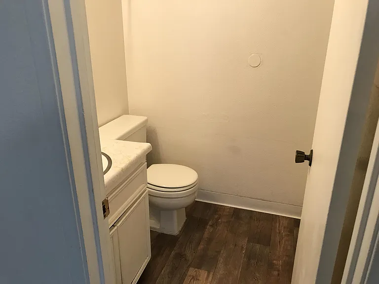 621 15th St #8 — Photo 6