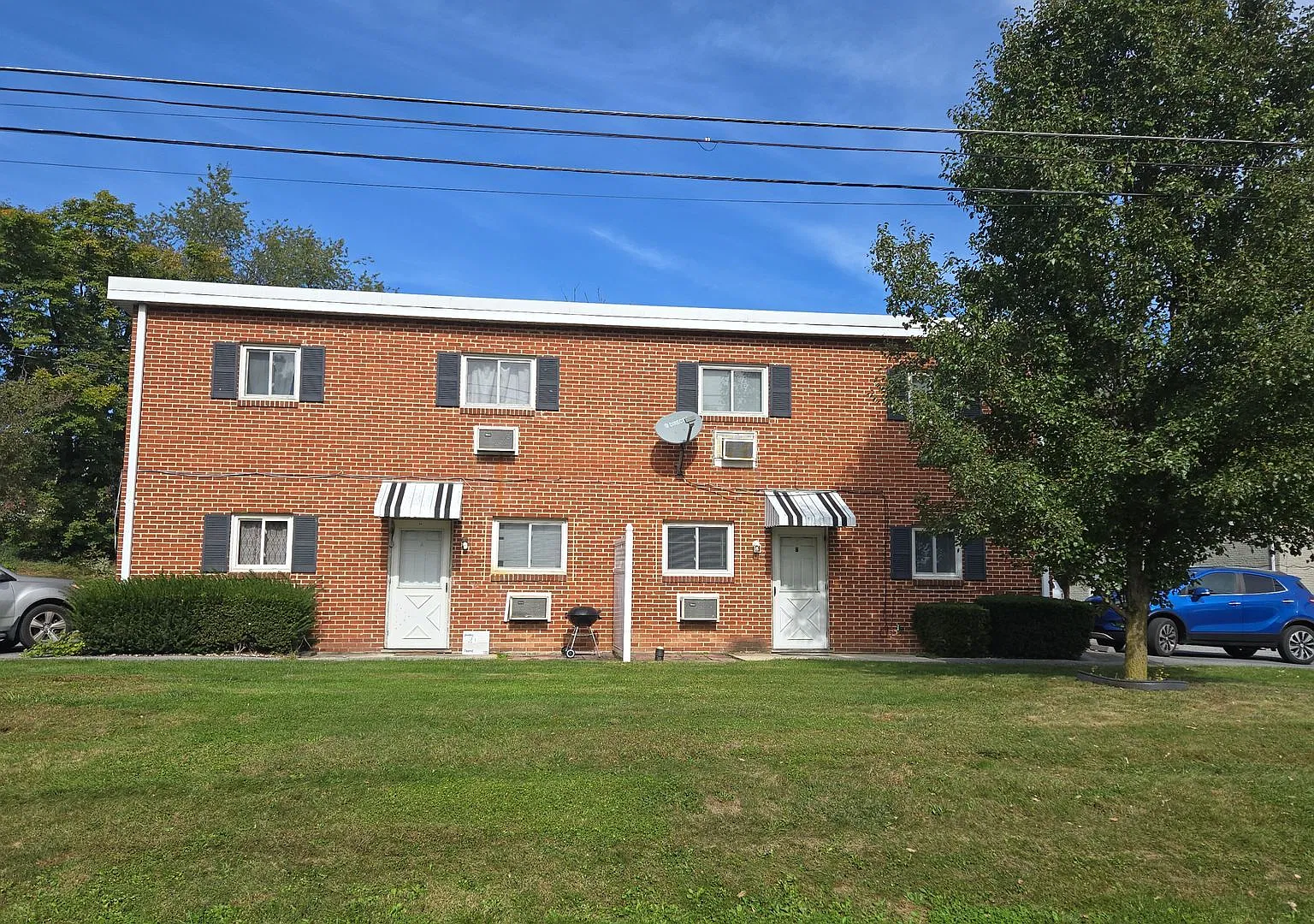 835 High St — Photo 1