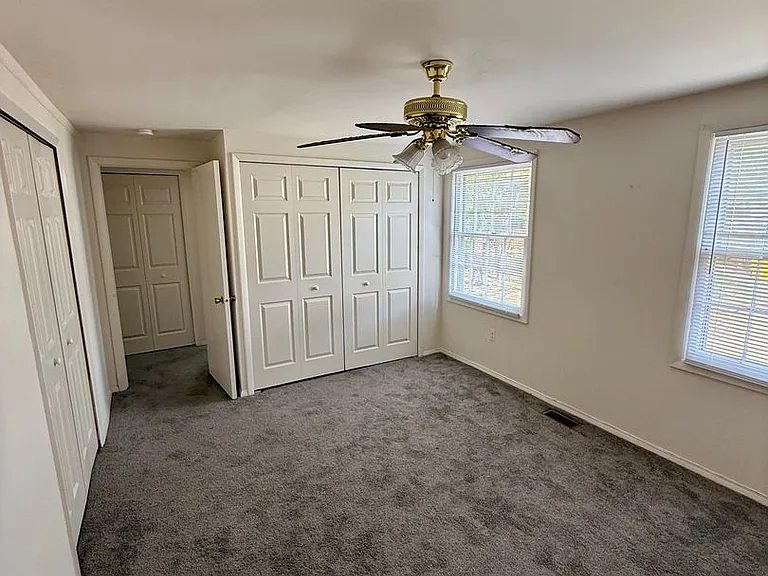 1732 Farmington Ct — Photo 12