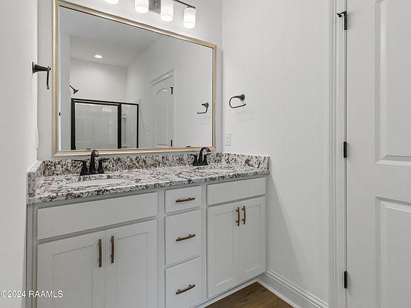 5th image of 105 Gilded Ln