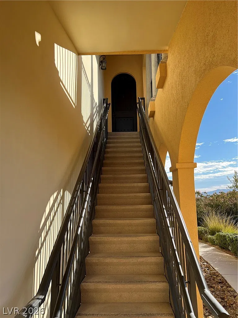 3 bed, 3.0 bath, 1596 sqft, $2,395 — Photo 3