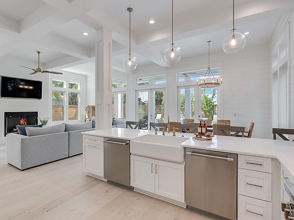 4th image of 212 S Gulf Dr