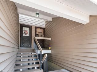 132 Overlook Dr #2806, Clinton, NJ 08809