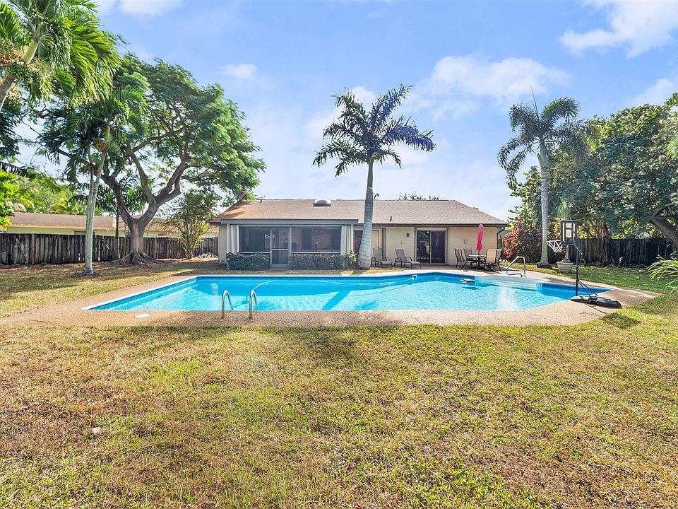 1st image of 4315 NW 95th Terrace