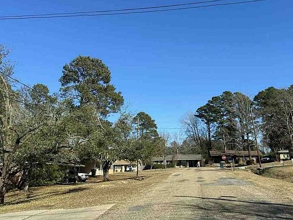 Exterior Neighborhood (street photo)