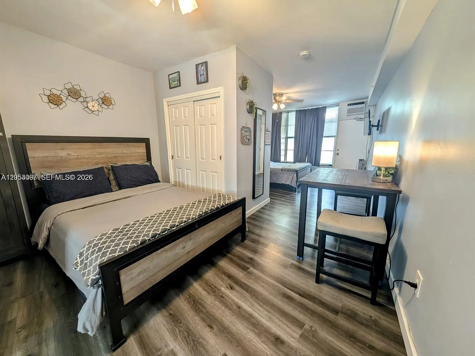 1446 Ocean Dr Co-Op Apts — Photo 2