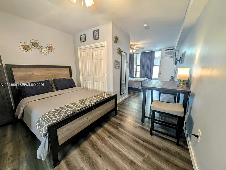 1446 Ocean Dr #44 — Photo 2