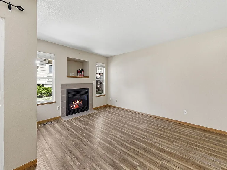 1637 Westbridge Dr #J2 — Photo 5