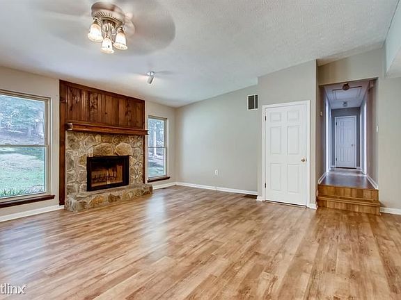 2nd image of 3077 Carmel Dr