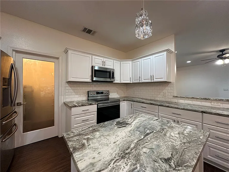 7822 Fox Dr — Photo 5