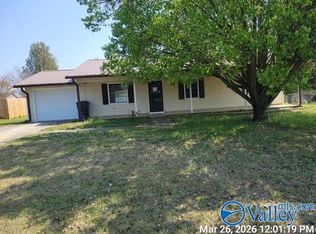 4915 Lakeplace Rd, Cedar Bluff, AL 35959