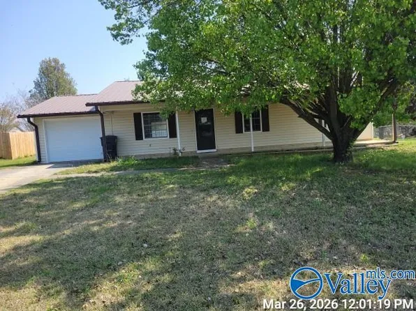 4915 Lakeplace Rd, Cedar Bluff, AL 35959