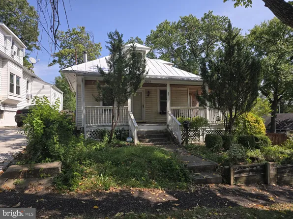 3803 32nd St, Mount Rainier, MD 20712