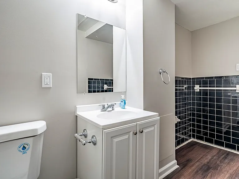 W Bourne Dr — Photo 9