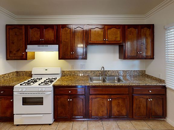 4th image of 4126 W Adams Blvd #0