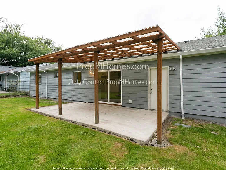 13400 SW Walker Rd — Photo 17