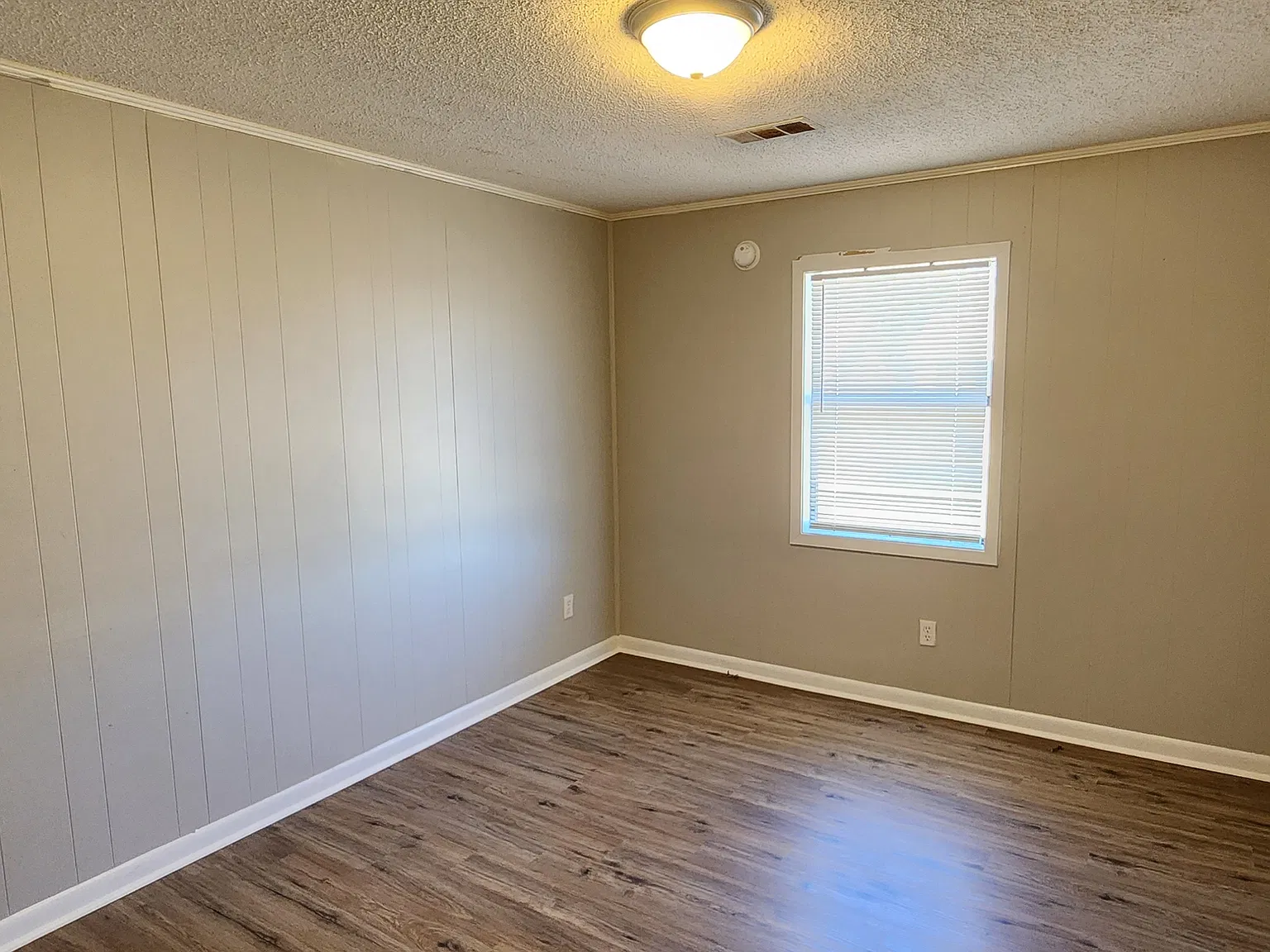 3309 Barrett Cir — Photo 4