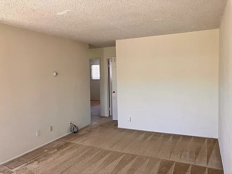 626 Pinewood Dr #3 — Photo 4