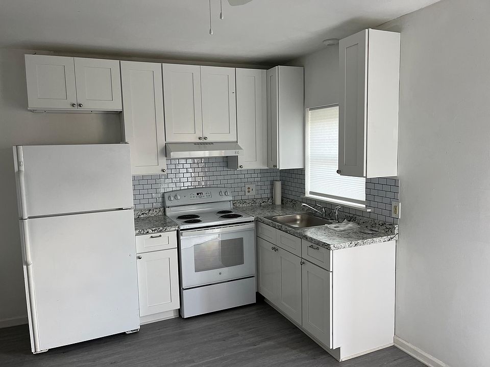 2nd image of 506 N Center St APT E