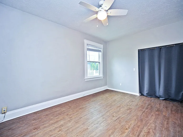 2709 Griffiths Ave — Photo 24
