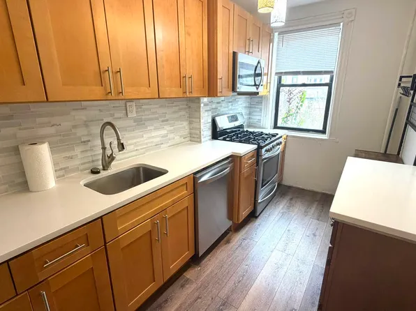 194 Saint Marks Avenue image 2 of 14