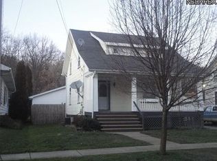 358 E North Ave, East Palestine, OH 44413