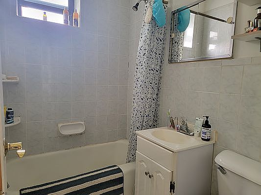 4th image of 241 22nd St #2