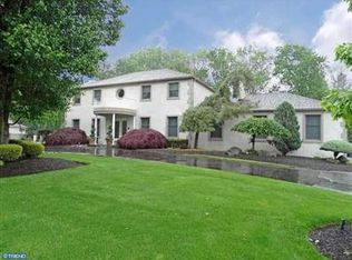 1907 Nicholas Dr, Huntingdon Valley, PA 19006