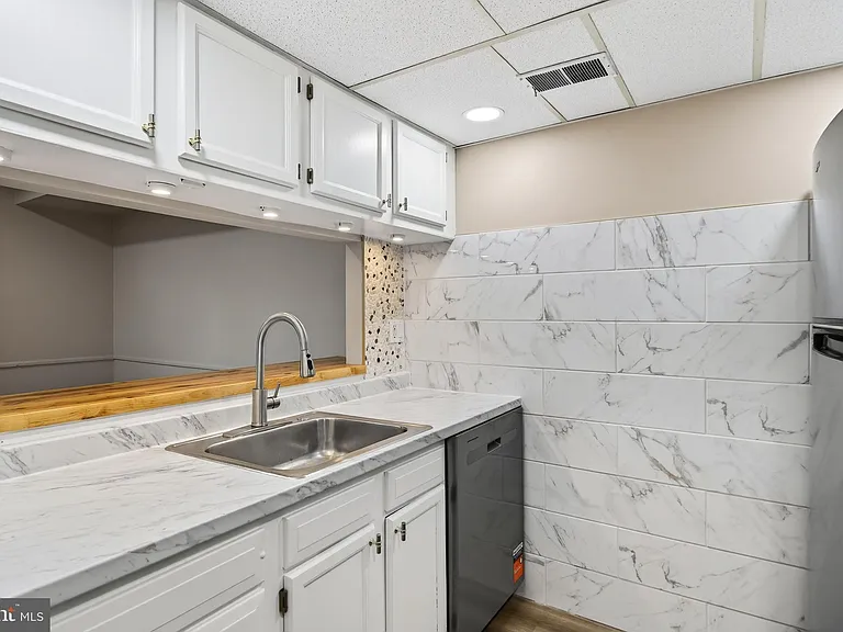 803 Valley Dr — Photo 9