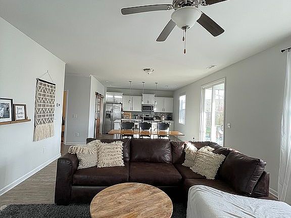 3rd image of 938 Keekle Ln SE
