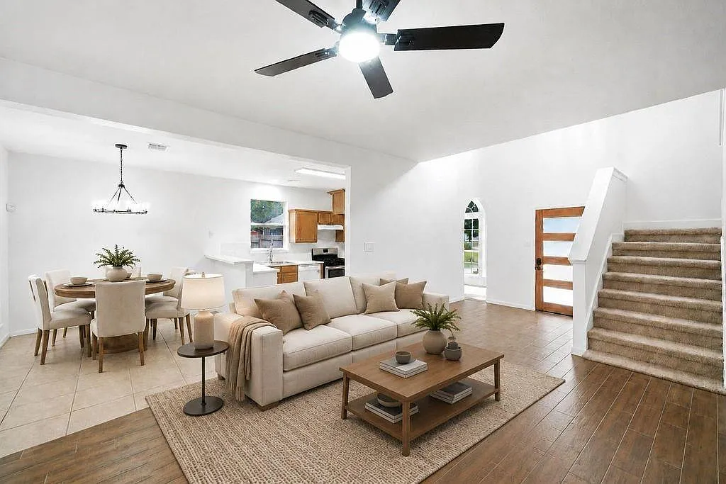 4 bed, 2.5 bath, 2492 sqft, $2,500 — Photo 4