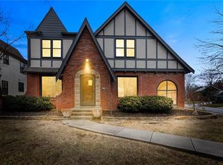 455 W Dartmouth Rd, Kansas City, MO 64113