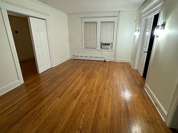 4th image of 594 Davis Ave Floor 1