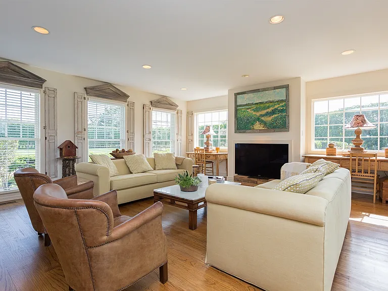 Bay Ln — Photo 23