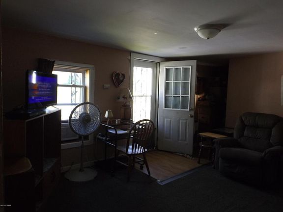 2nd image of 14 John St