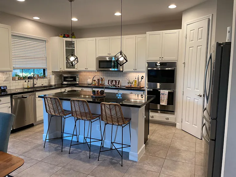 7430 NW 109th Way — Photo 3