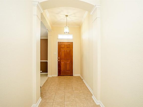 4th image of 1413 Canary Dr