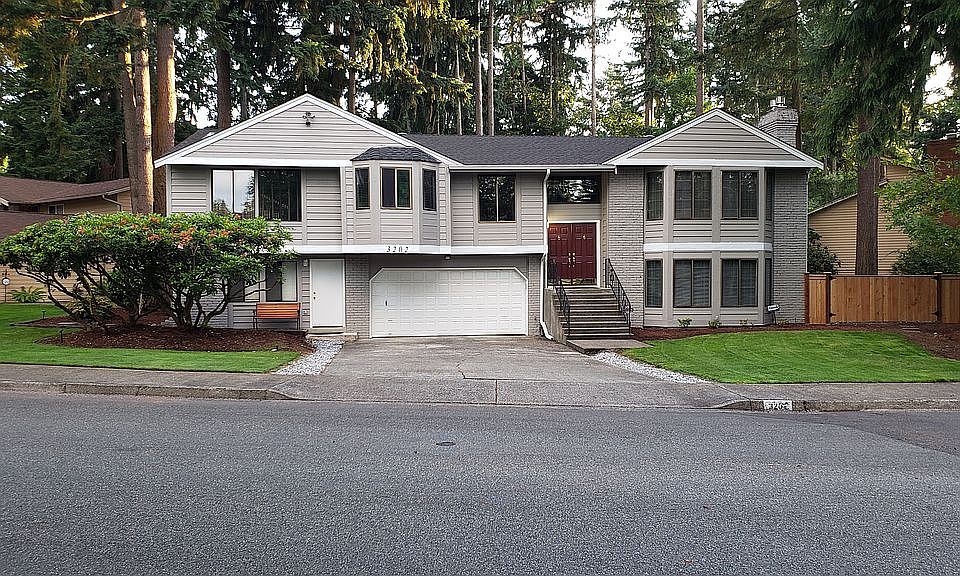 1st image of 3202 28th St SE